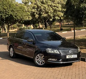 Volkswagen Passat 2011 Black