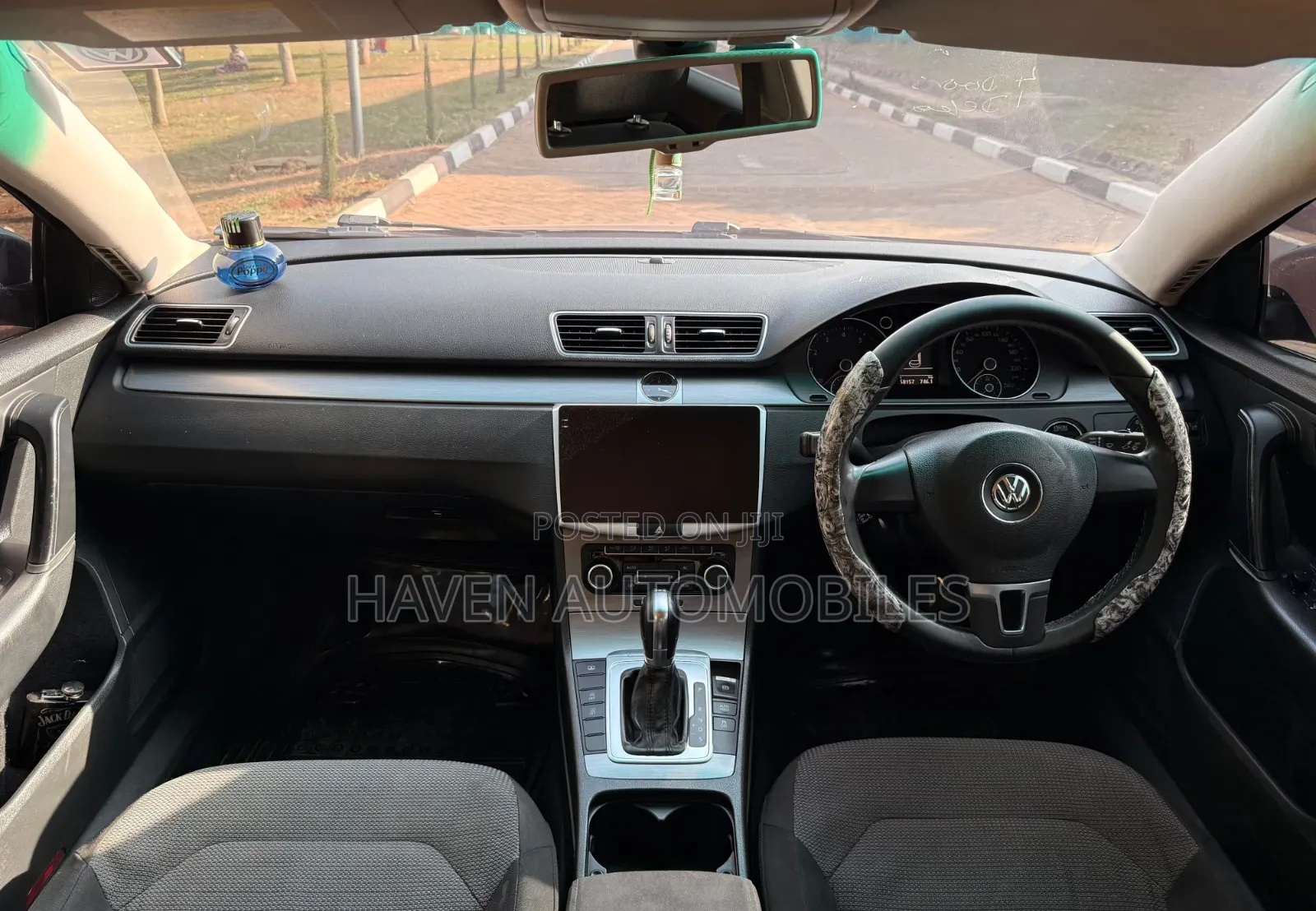 Volkswagen Passat 2011 Black