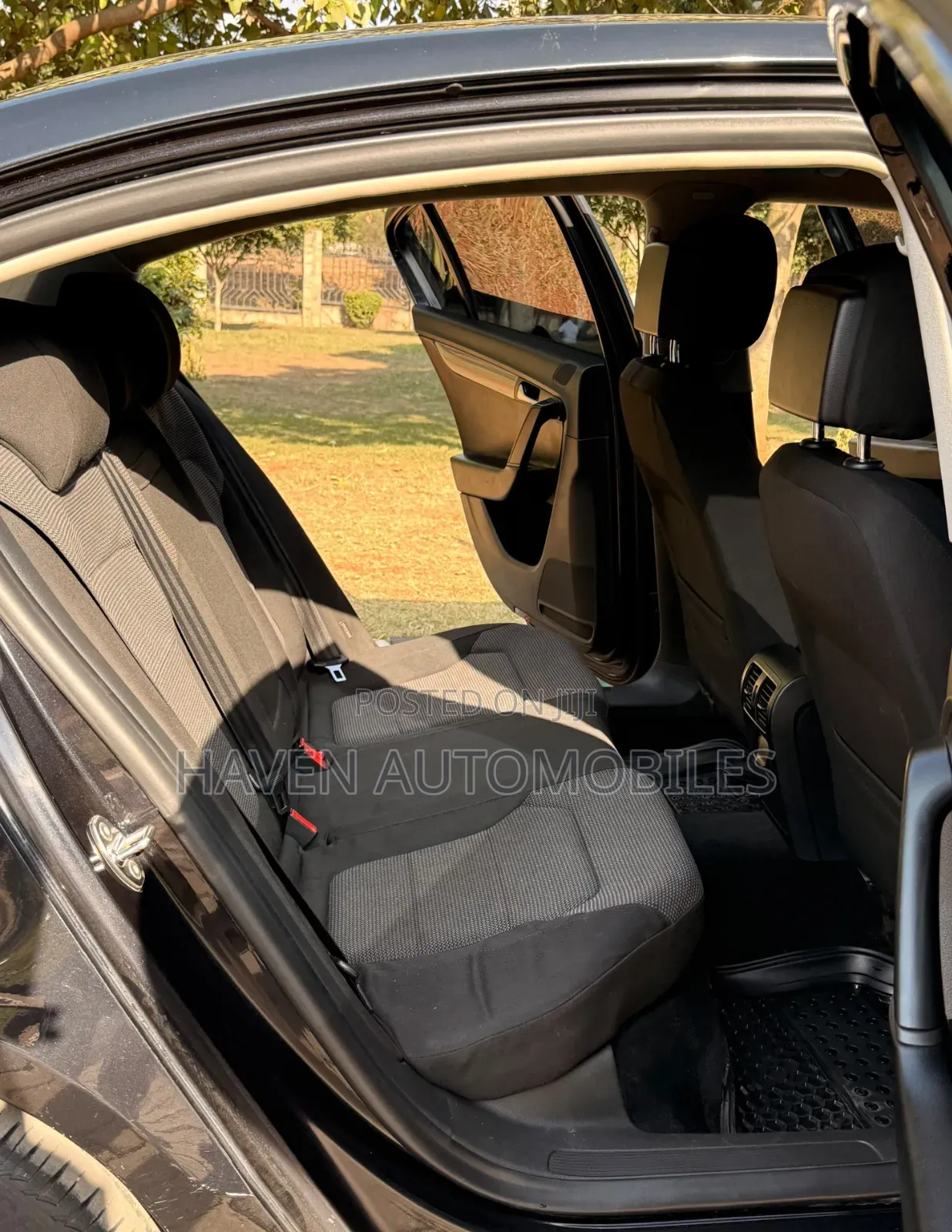Volkswagen Passat 2011 Black