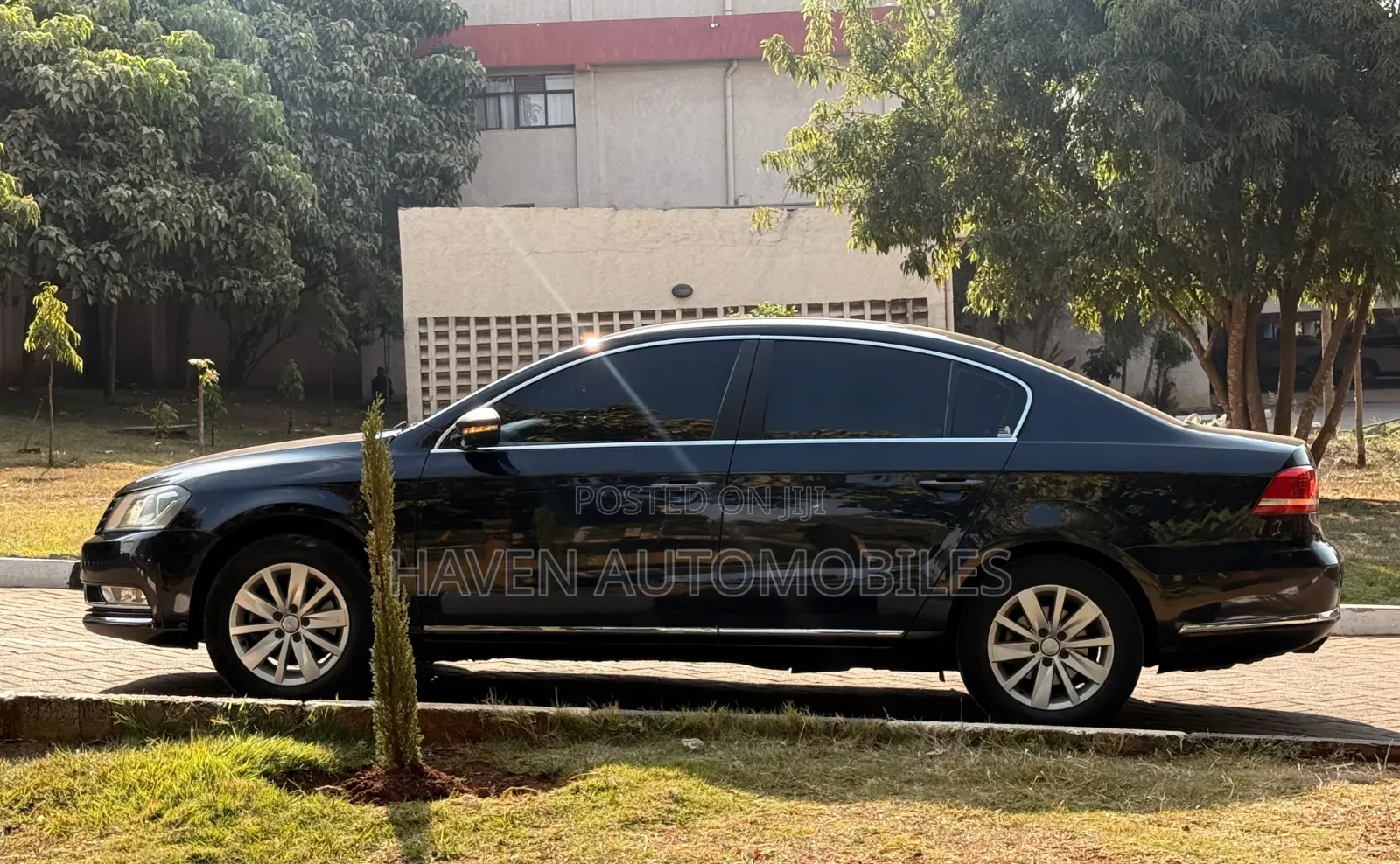 Volkswagen Passat 2011 Black