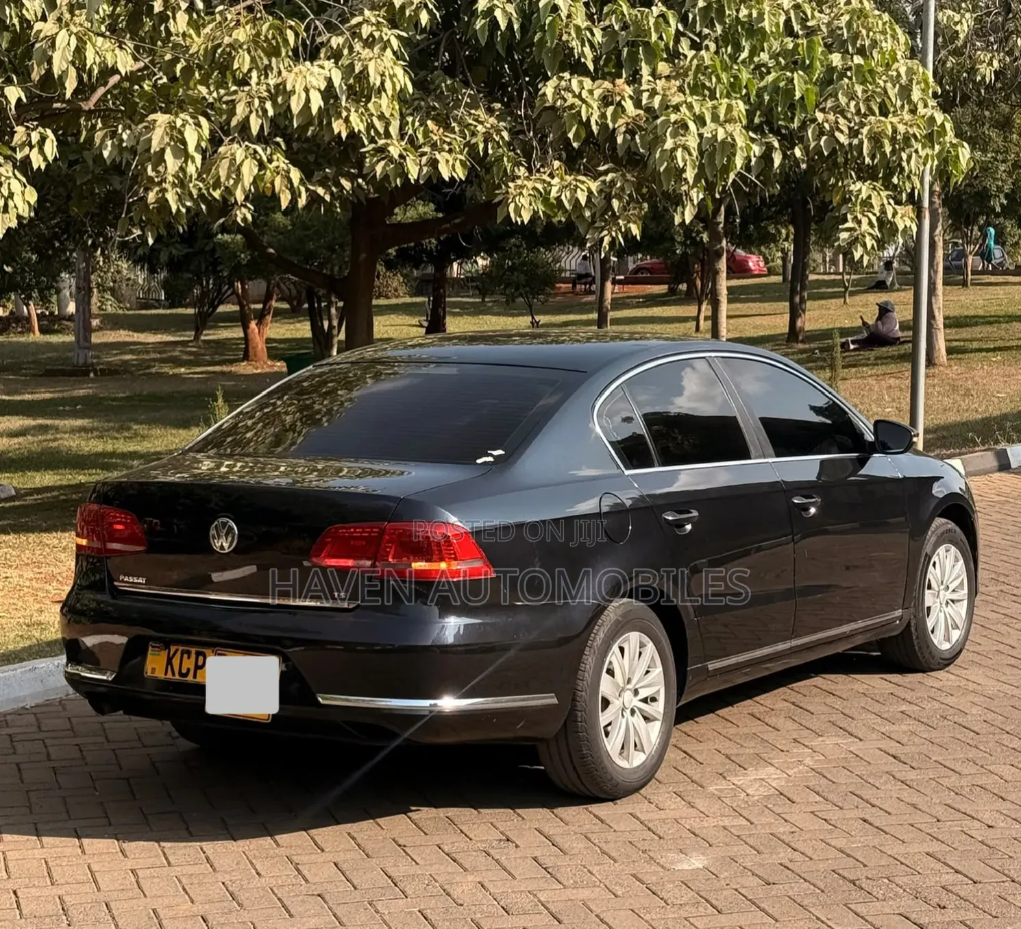 Volkswagen Passat 2011 Black