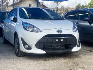 Toyota Aqua 2019 Pearl