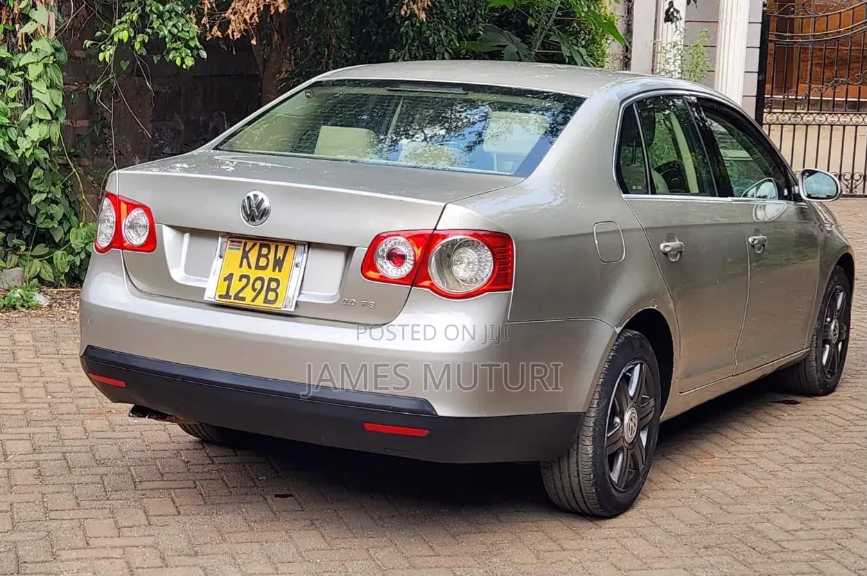 Volkswagen Jetta 2006 Gold