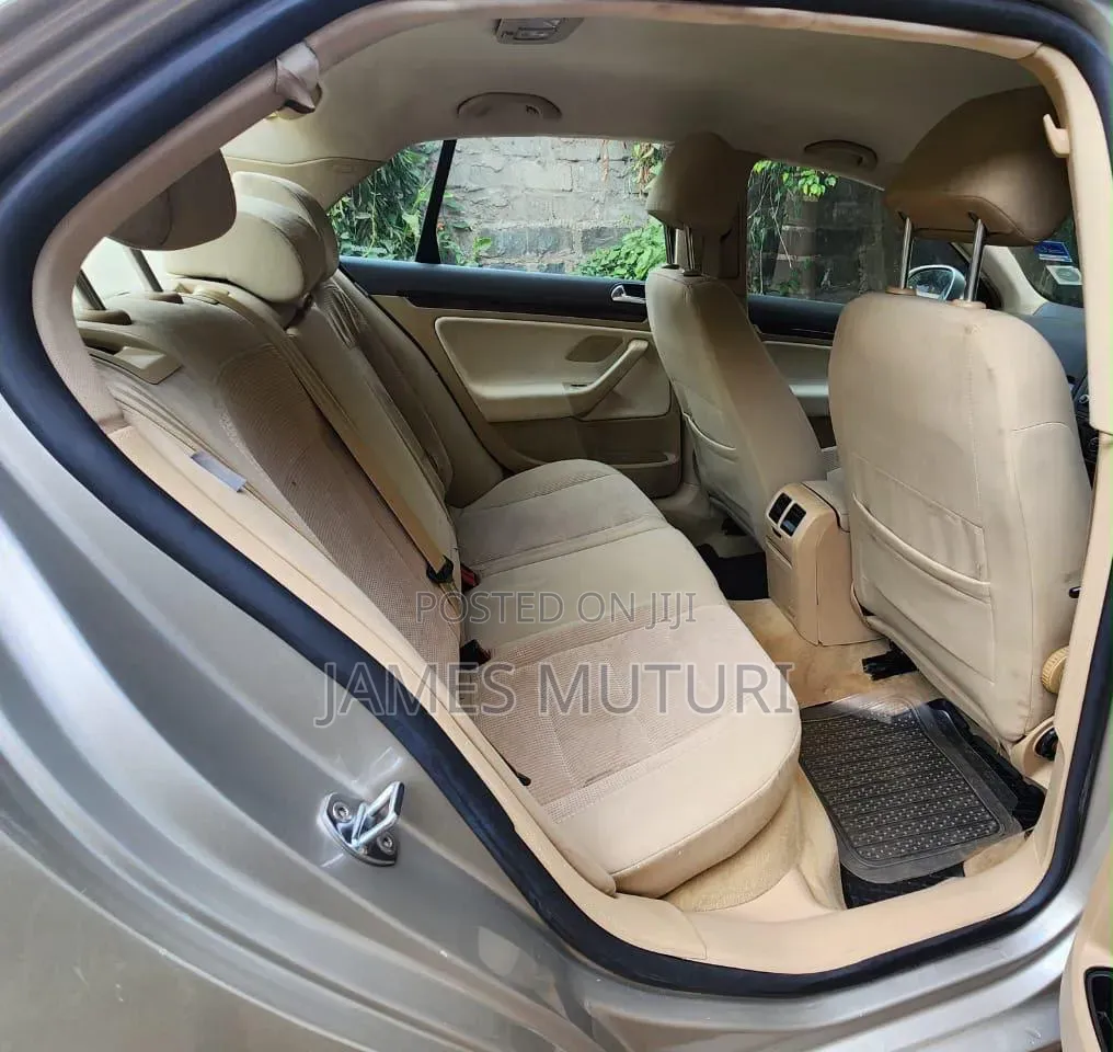 Volkswagen Jetta 2006 Gold