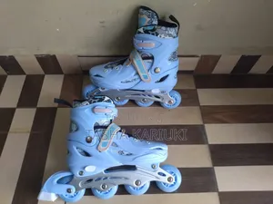 PROFESSIONAL SKATE SHOES With Rubber Wheels