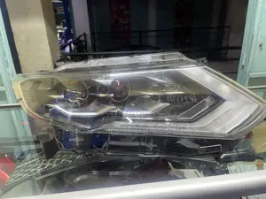 Nissan X-Trail Headlight (Nt32)