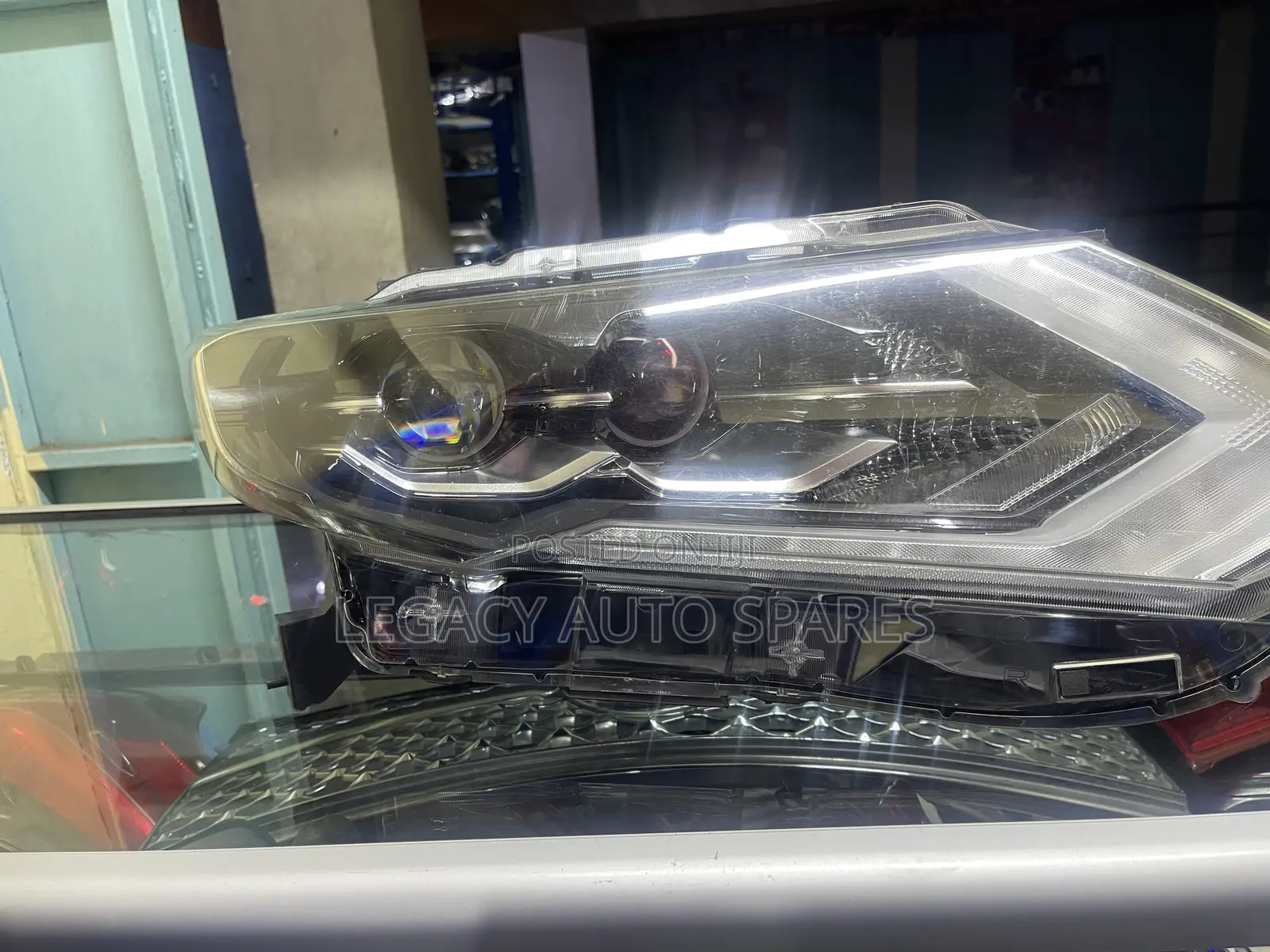 Nissan X-Trail Headlight (Nt32)