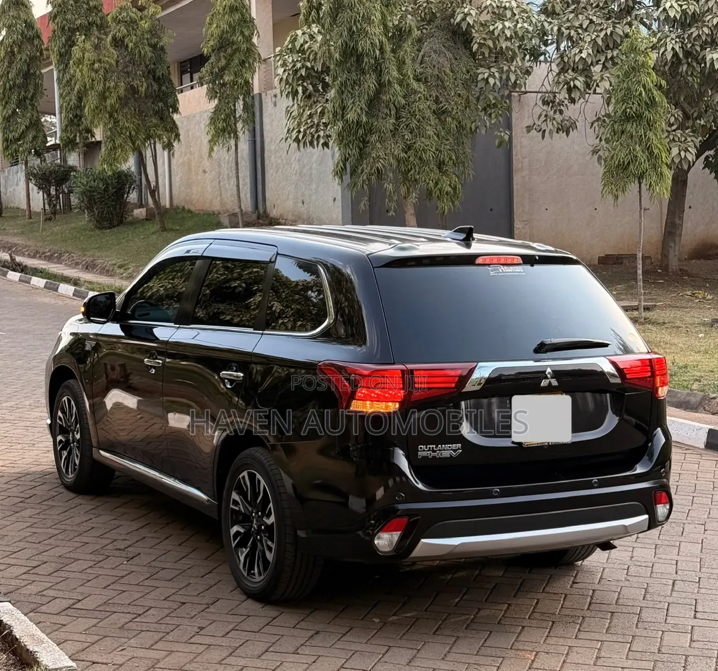 Mitsubishi Outlander 2017 Black