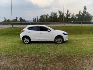 Mazda Demio 2016 Pearl