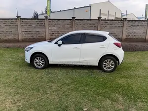 Mazda Demio 2016 Pearl