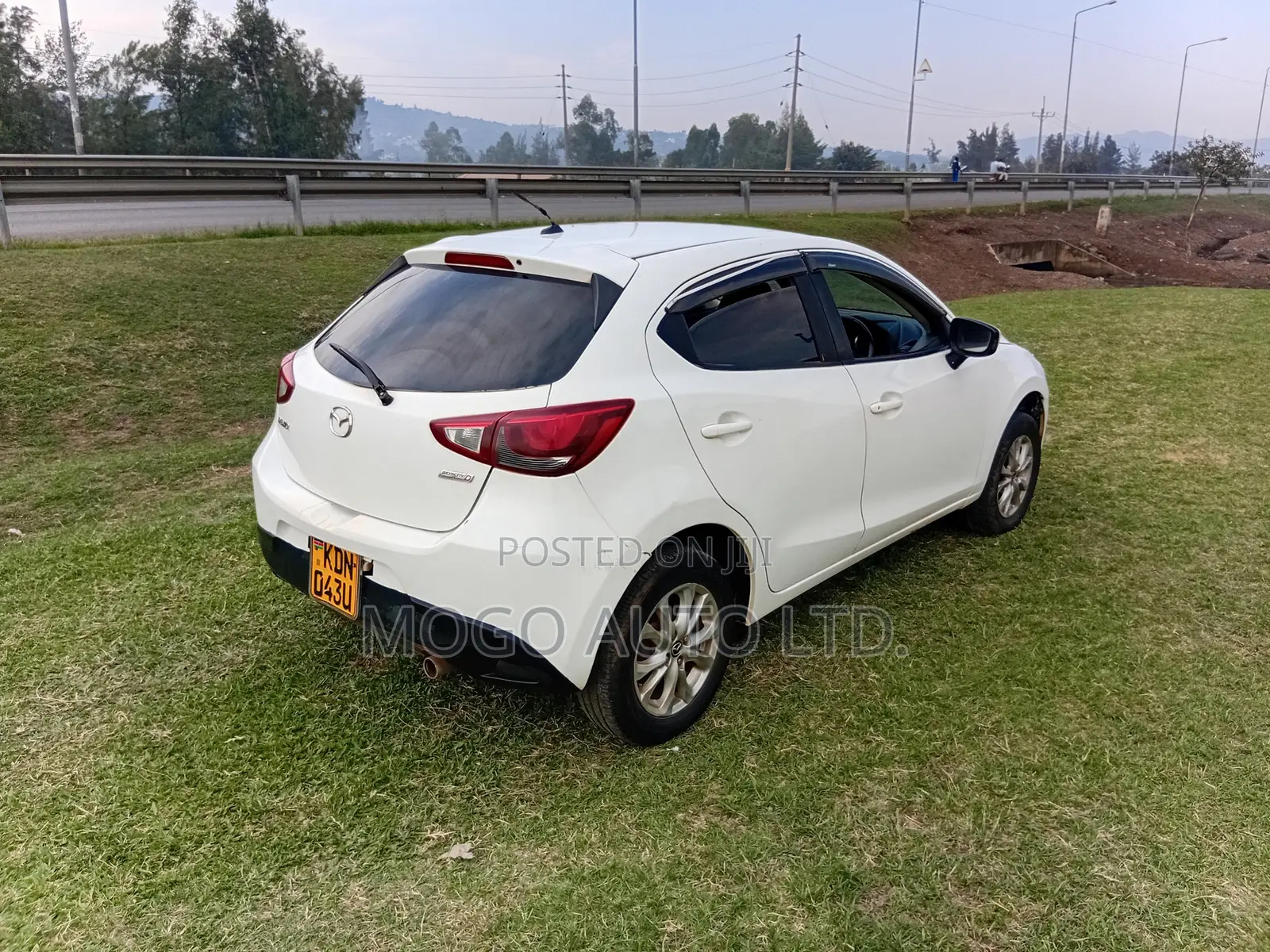 Mazda Demio 2016 Pearl