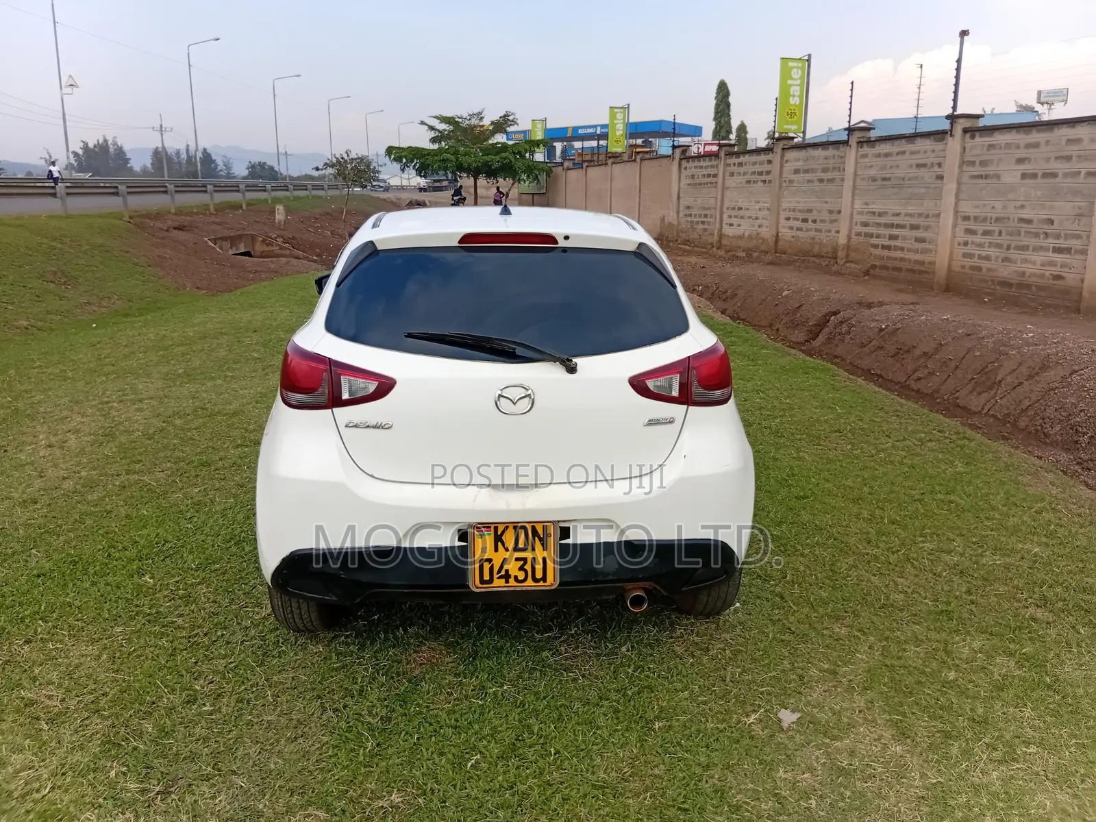 Mazda Demio 2016 Pearl