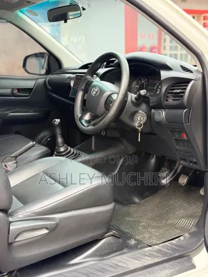 Toyota Hilux 2019 White