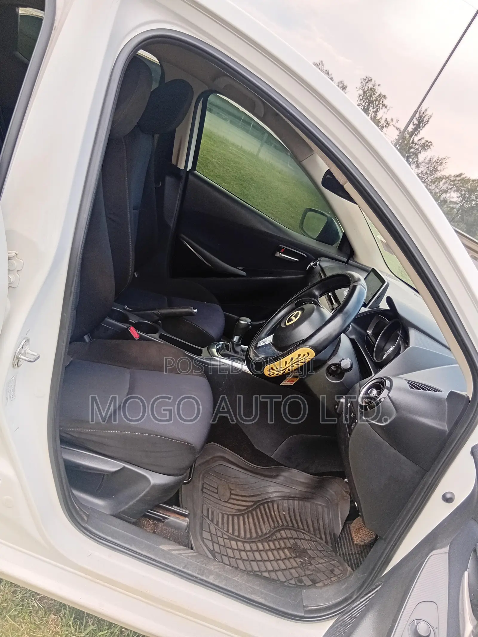 Mazda Demio 2016 Pearl