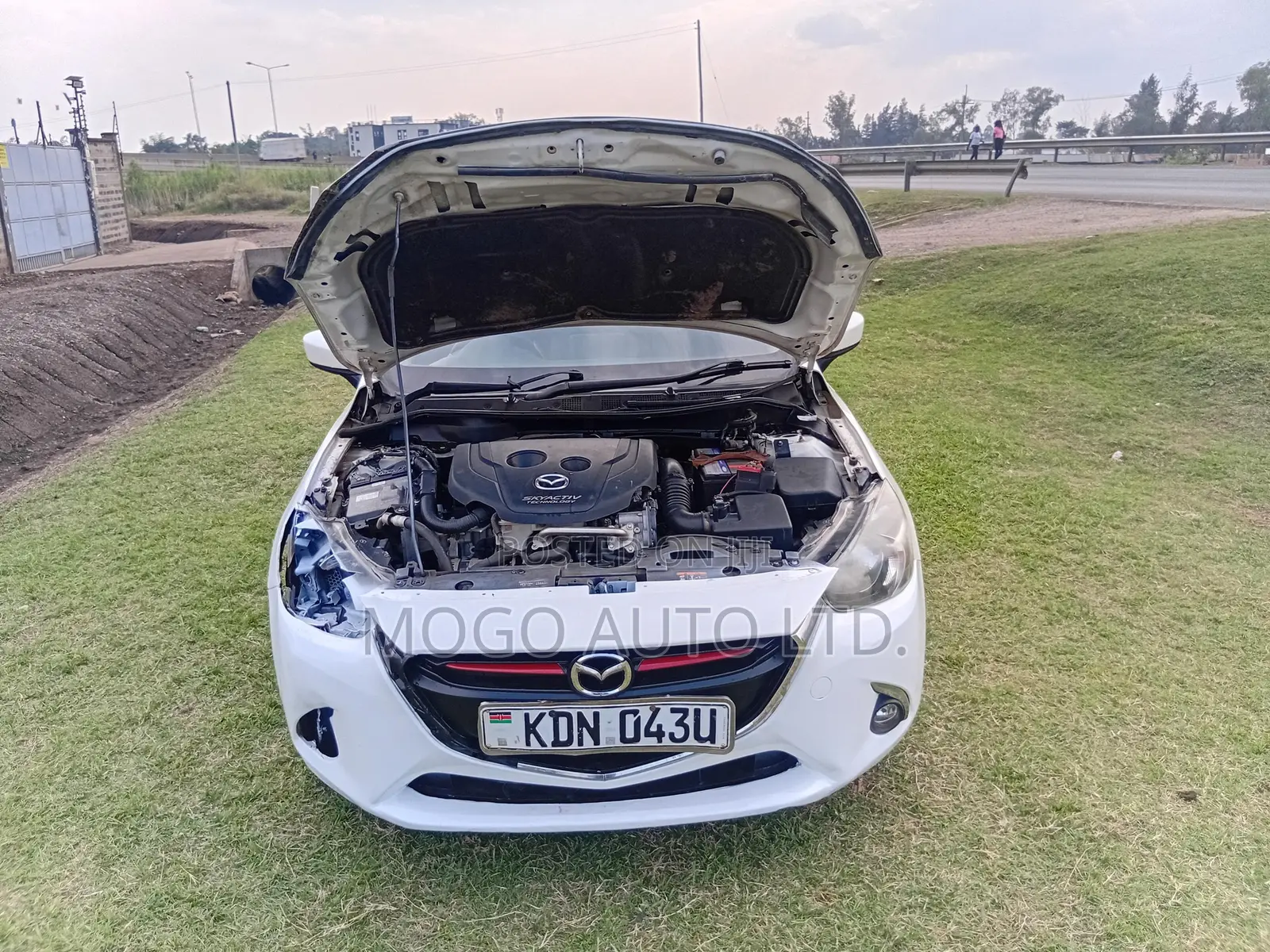 Mazda Demio 2016 Pearl