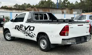Toyota Hilux 2019 White