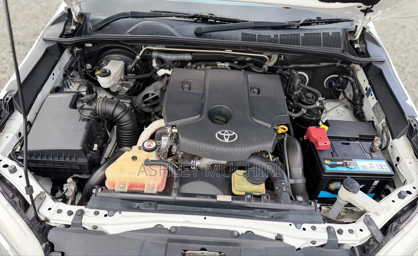 Toyota Hilux 2019 White