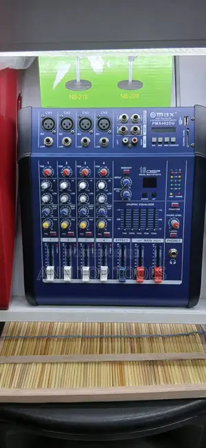 Max 4 Channel Powered Mixer