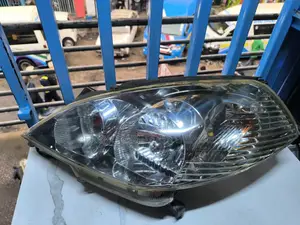 Nissan Wingroad Y11 Non Xenon Headlights