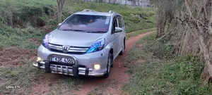 Toyota ISIS 1.8 L 2WD 2014 Silver