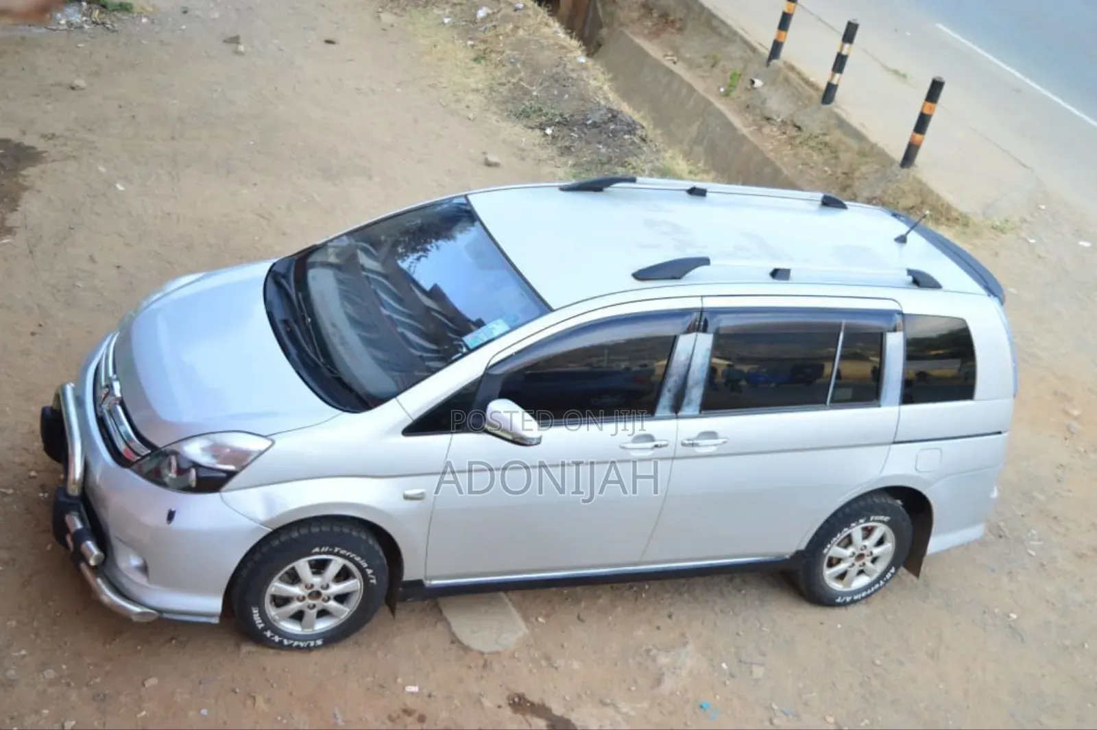 Toyota ISIS 1.8 L 2WD 2014 Silver