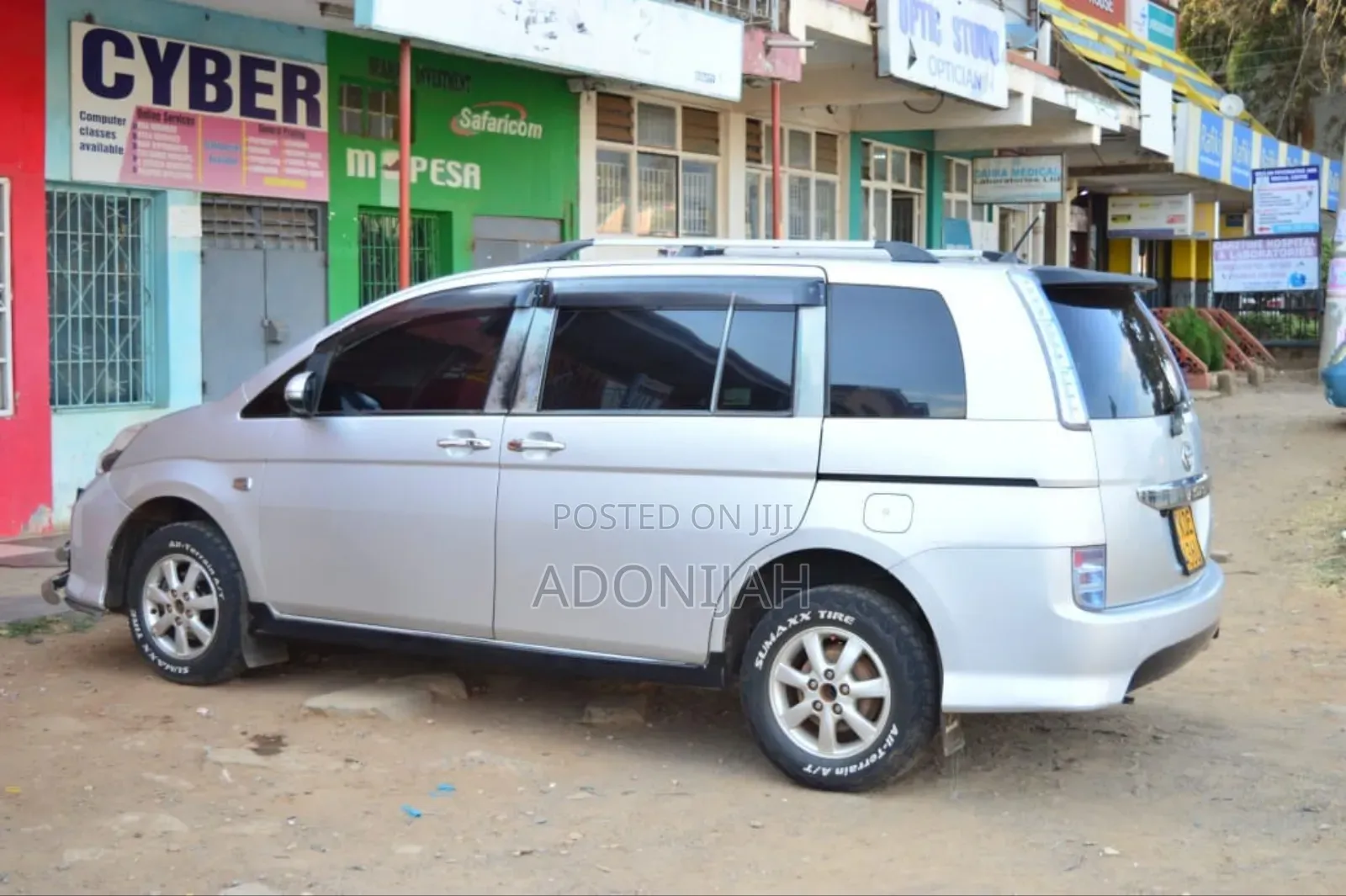 Toyota ISIS 1.8 L 2WD 2014 Silver