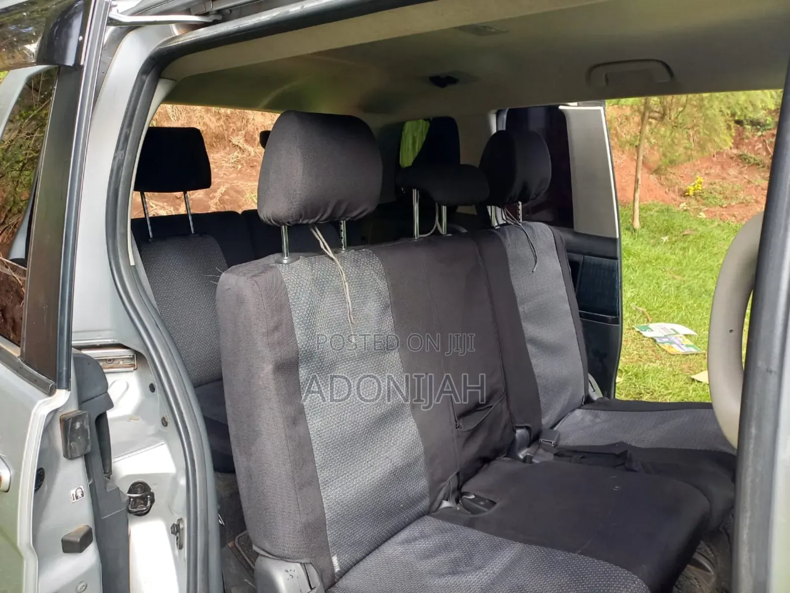 Toyota ISIS 1.8 L 2WD 2014 Silver