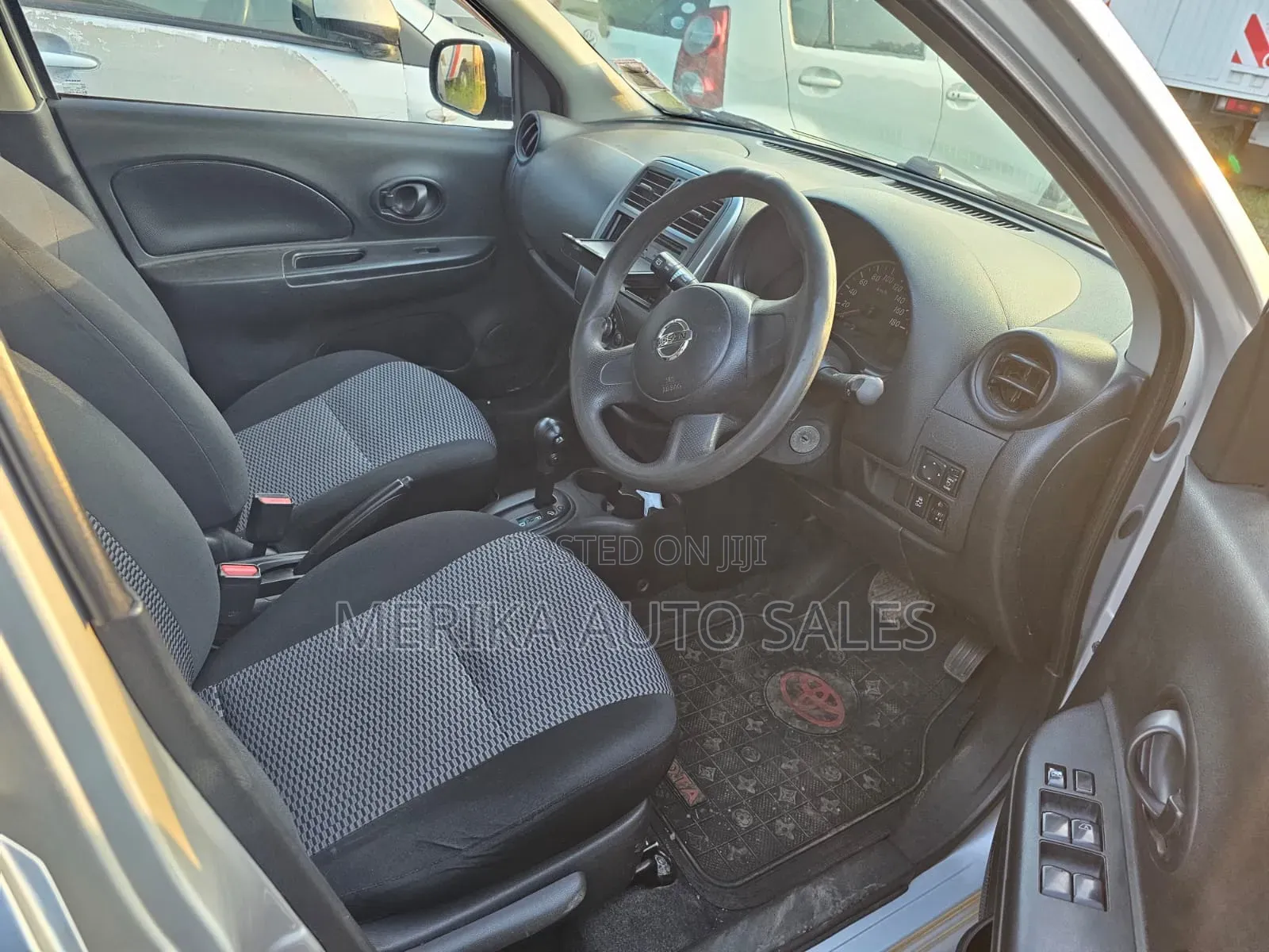 Nissan March 2015 Silver