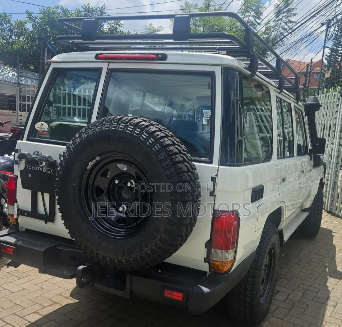 Toyota Land Cruiser 2019 White