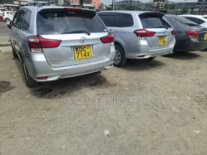 Toyota Corolla Fielder 2014 Silver
