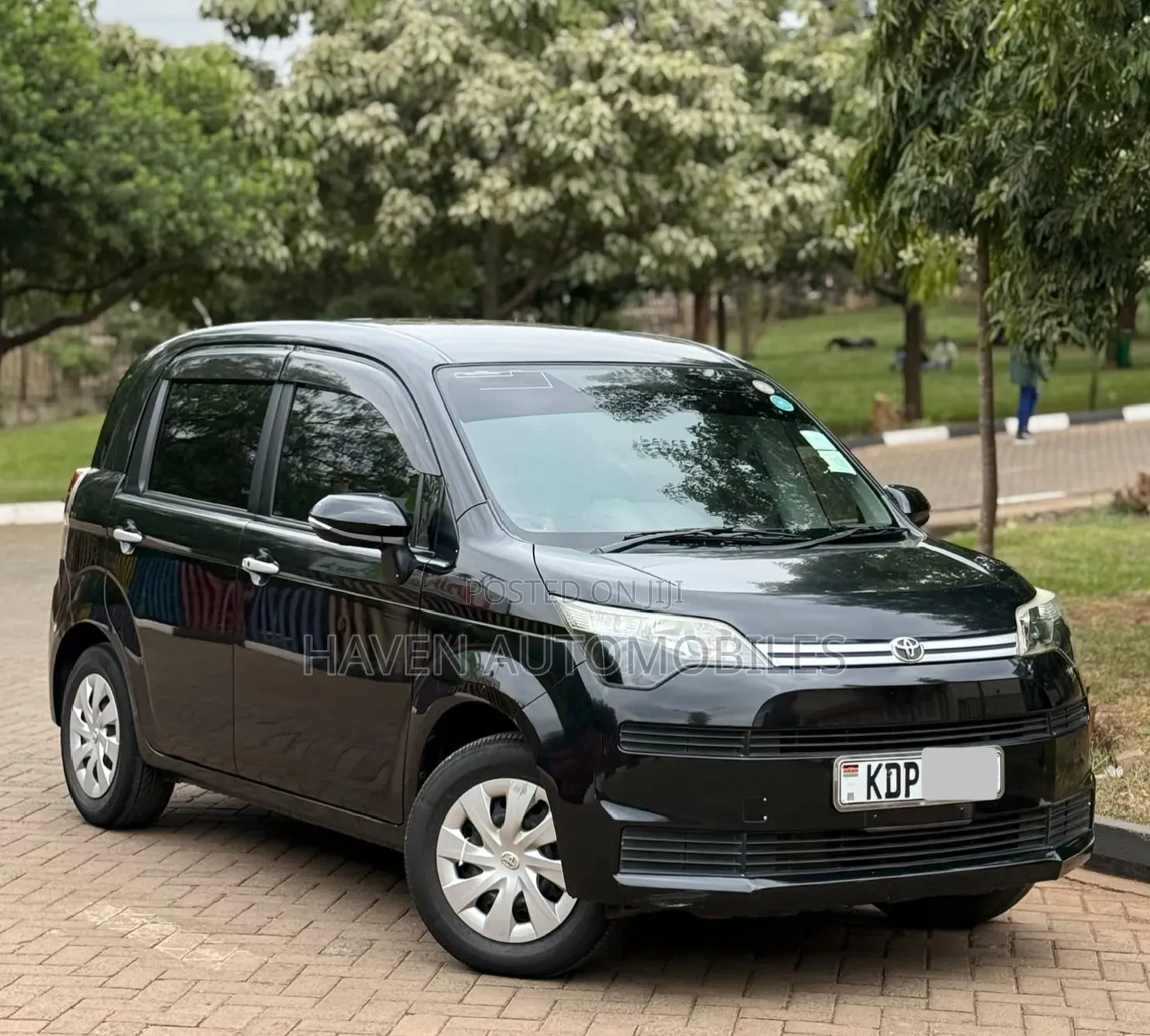 Toyota Spade 2016 Black