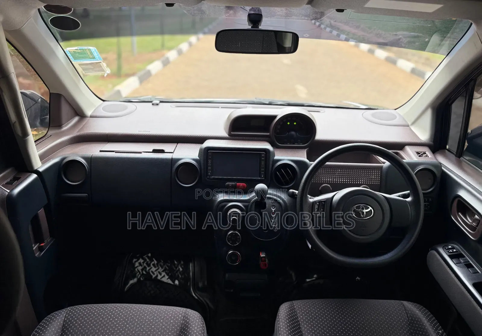 Toyota Spade 2016 Black