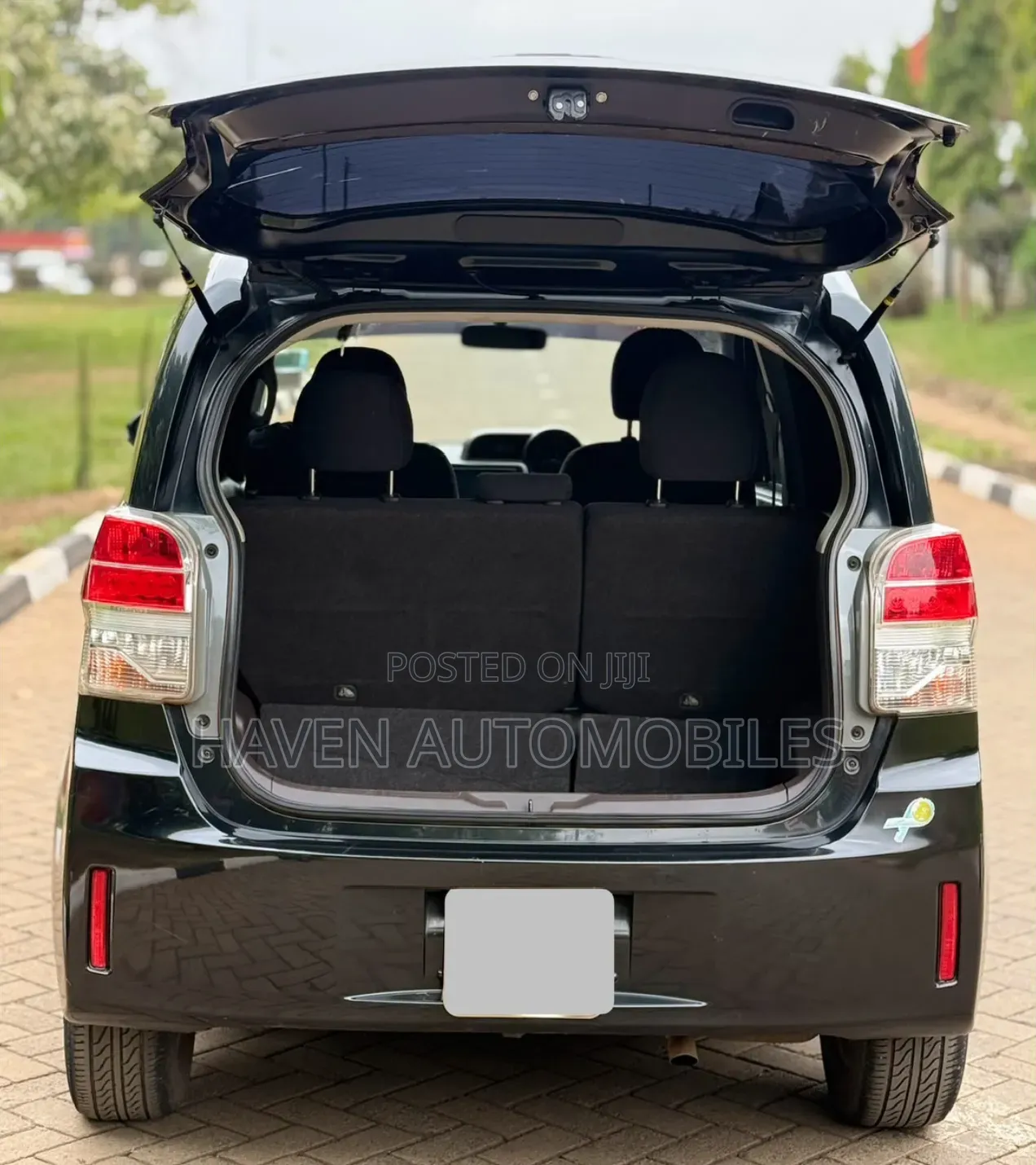 Toyota Spade 2016 Black
