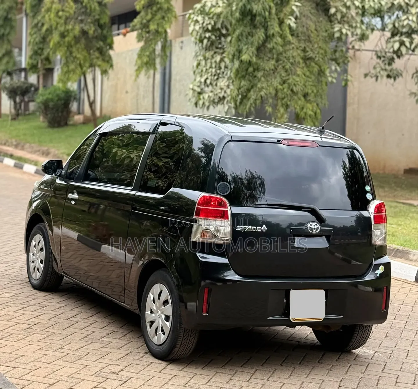 Toyota Spade 2016 Black