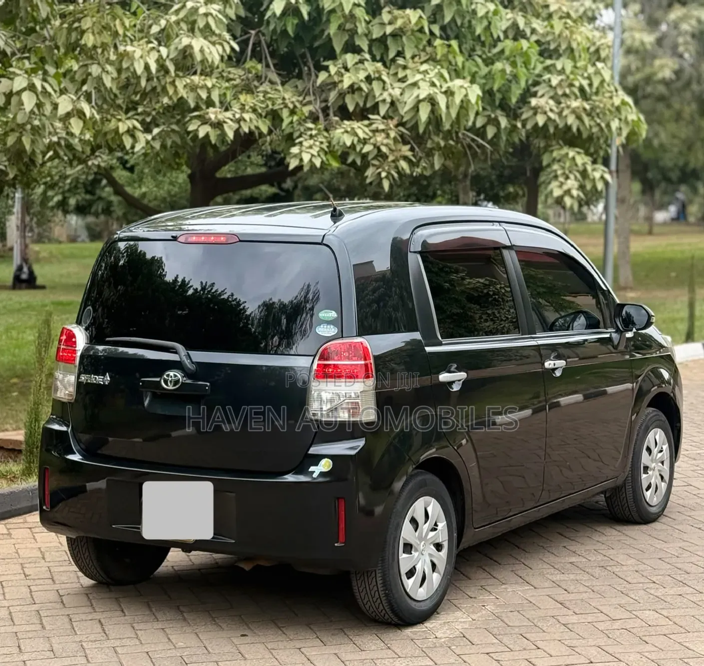 Toyota Spade 2016 Black