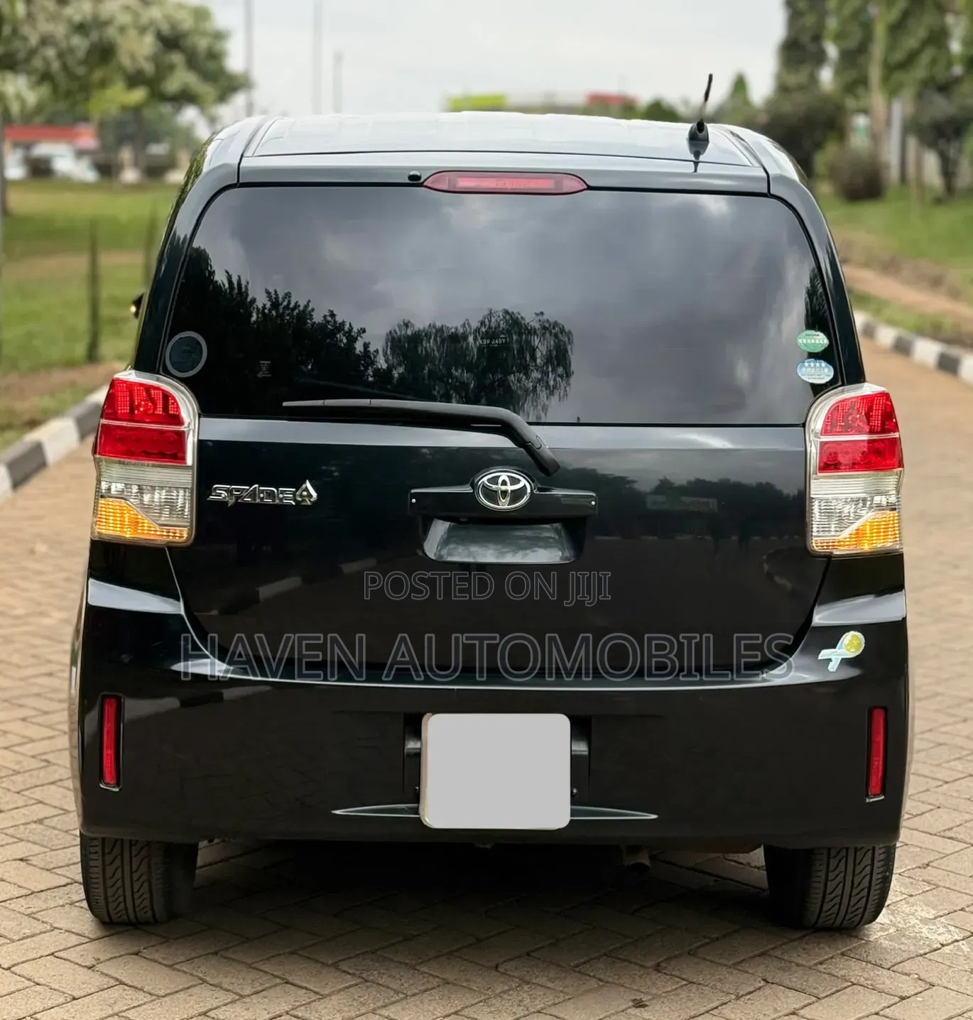 Toyota Spade 2016 Black