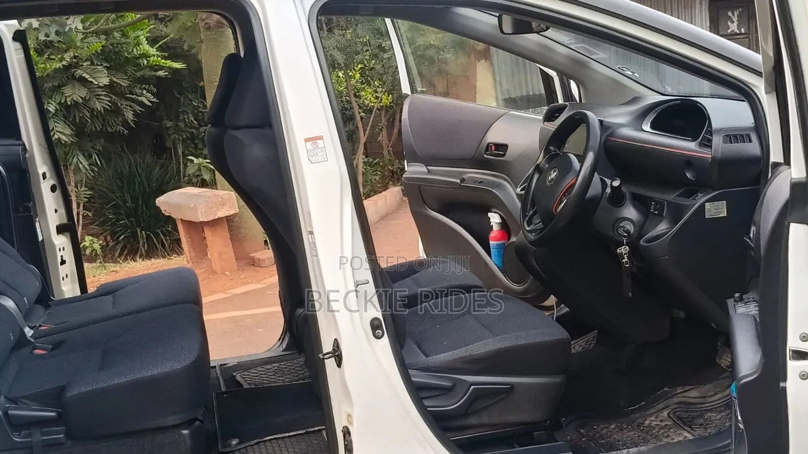 Toyota Sienta 2017 Pearl