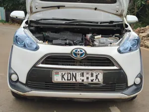 Toyota Sienta 2017 Pearl