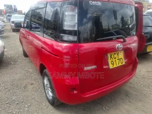 Toyota Sienta 2013 Red