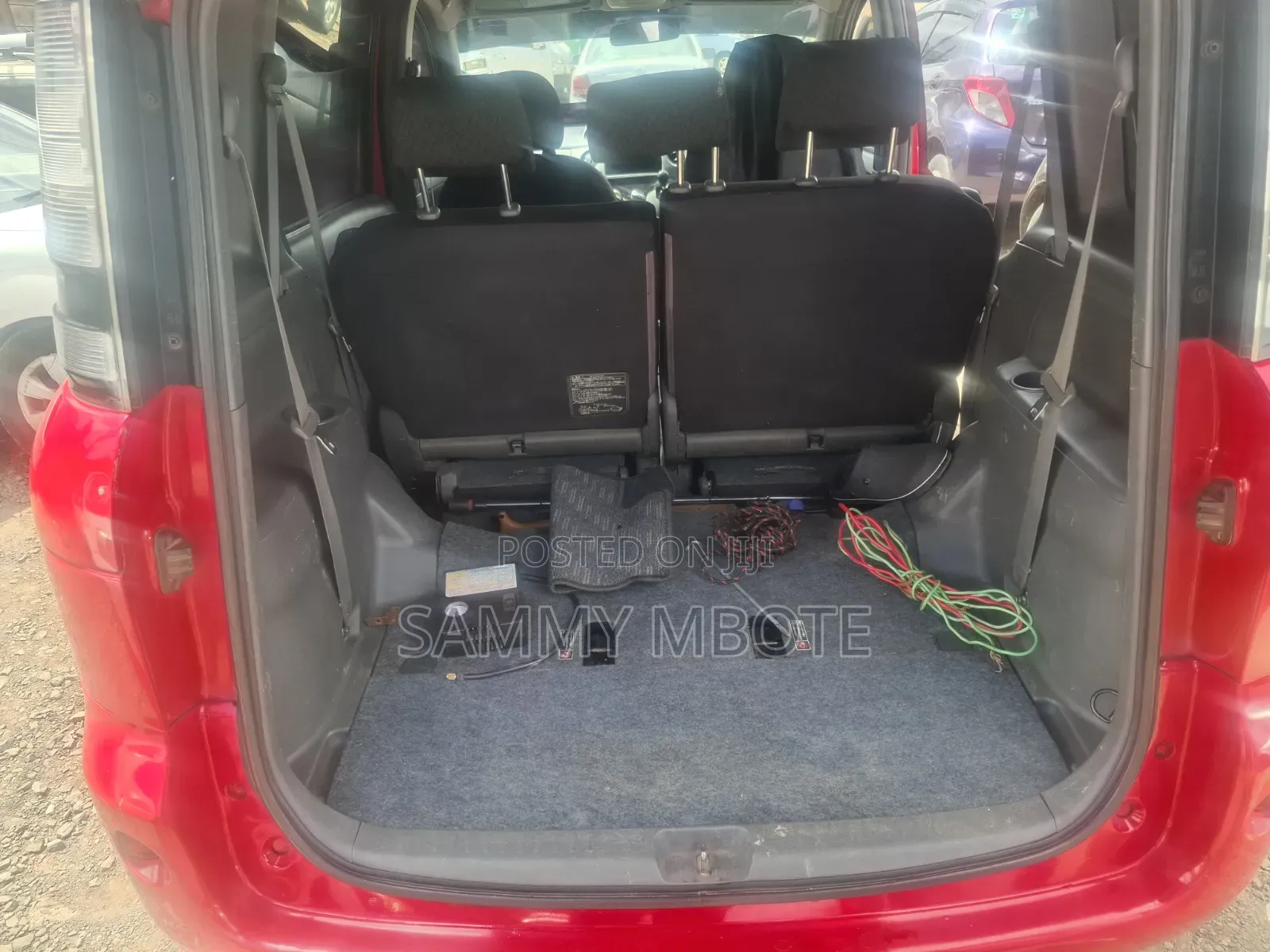 Toyota Sienta 2013 Red