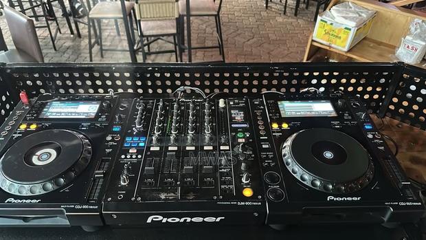 Pioneer CDJ 900nxs Pioneer Mixer 900nsx