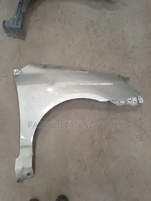 RHS Fender Toyota Nze 2005