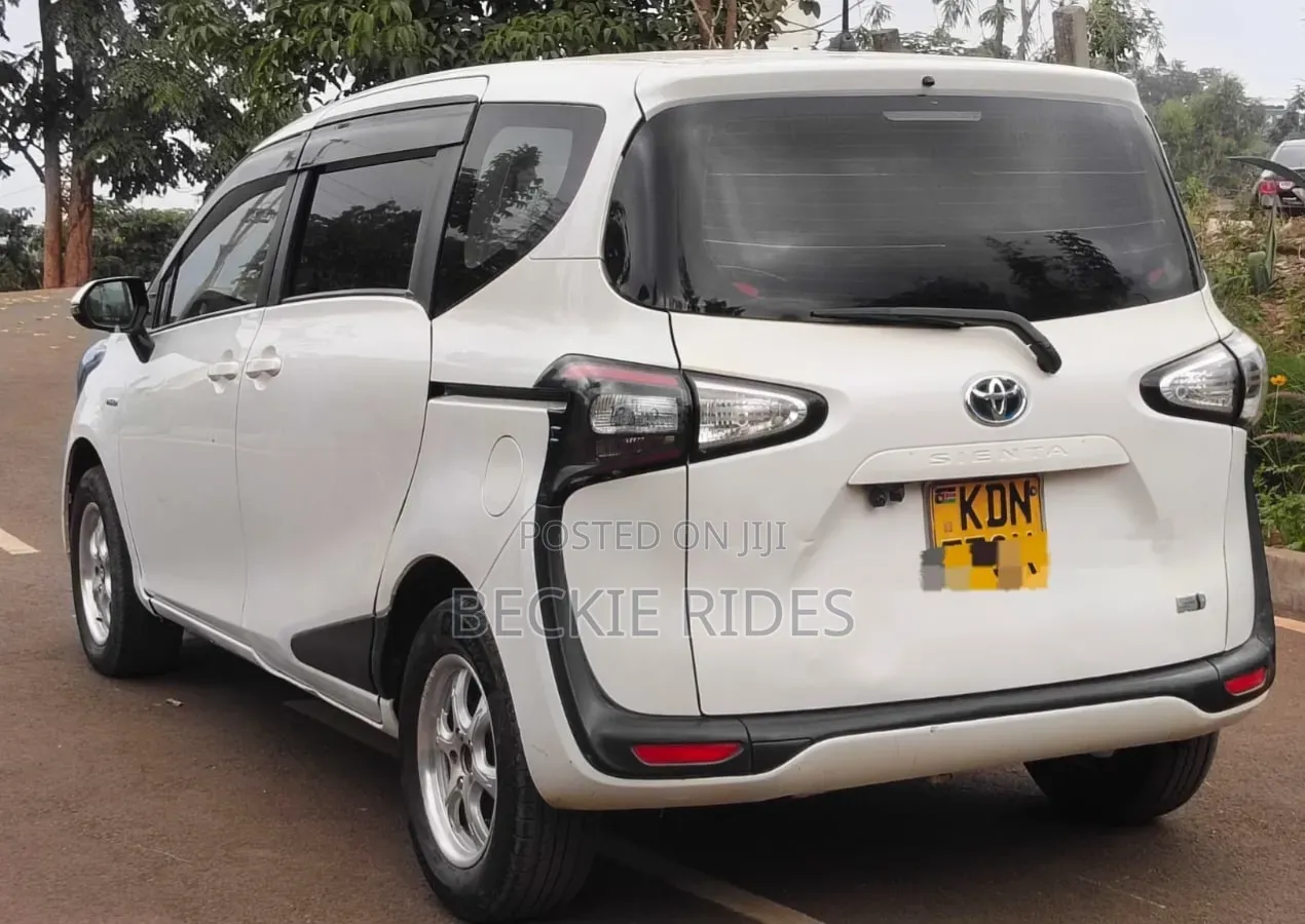 Toyota Sienta 2017 Pearl