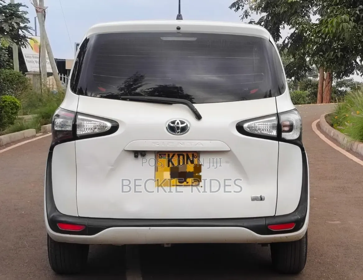 Toyota Sienta 2017 Pearl