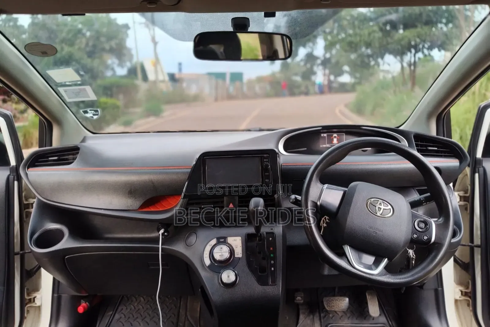 Toyota Sienta 2017 Pearl