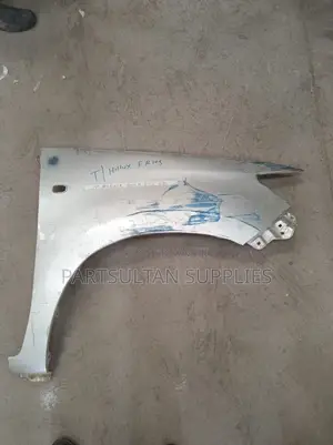 RHS Fender Toyota Helux 2008
