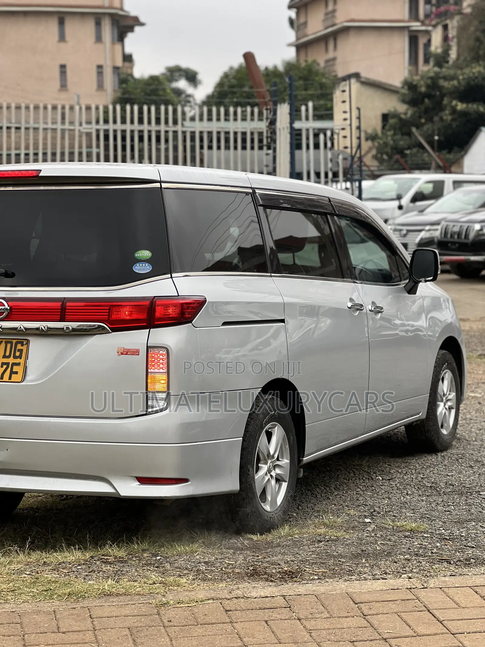 Nissan Elgrand SV Premium 2014 Silver