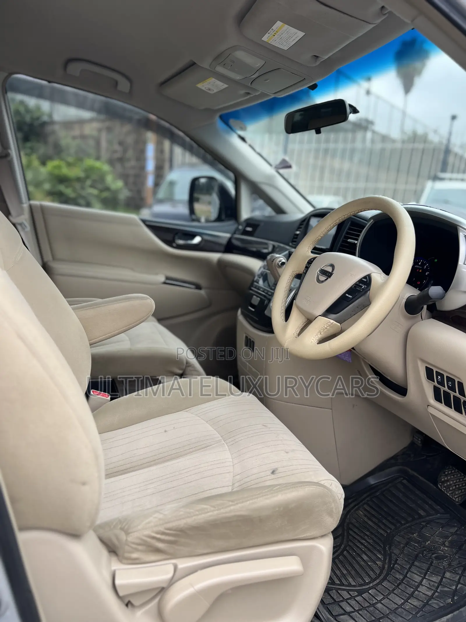 Nissan Elgrand SV Premium 2014 Silver