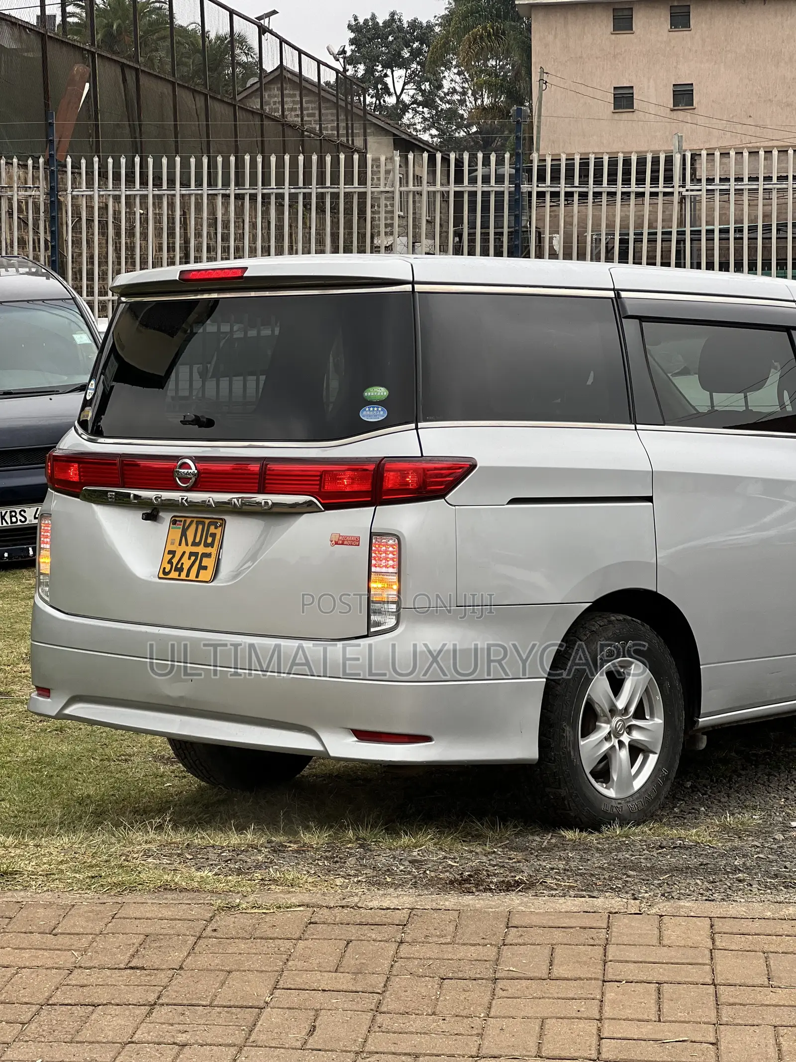 Nissan Elgrand SV Premium 2014 Silver