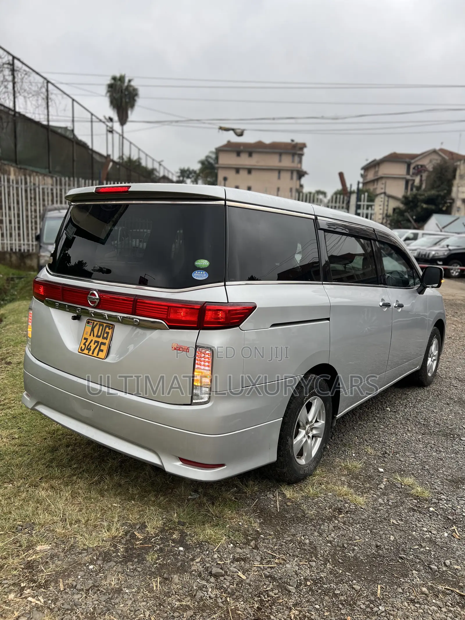 Nissan Elgrand SV Premium 2014 Silver